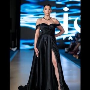 Black off shoulder with pockets sz16